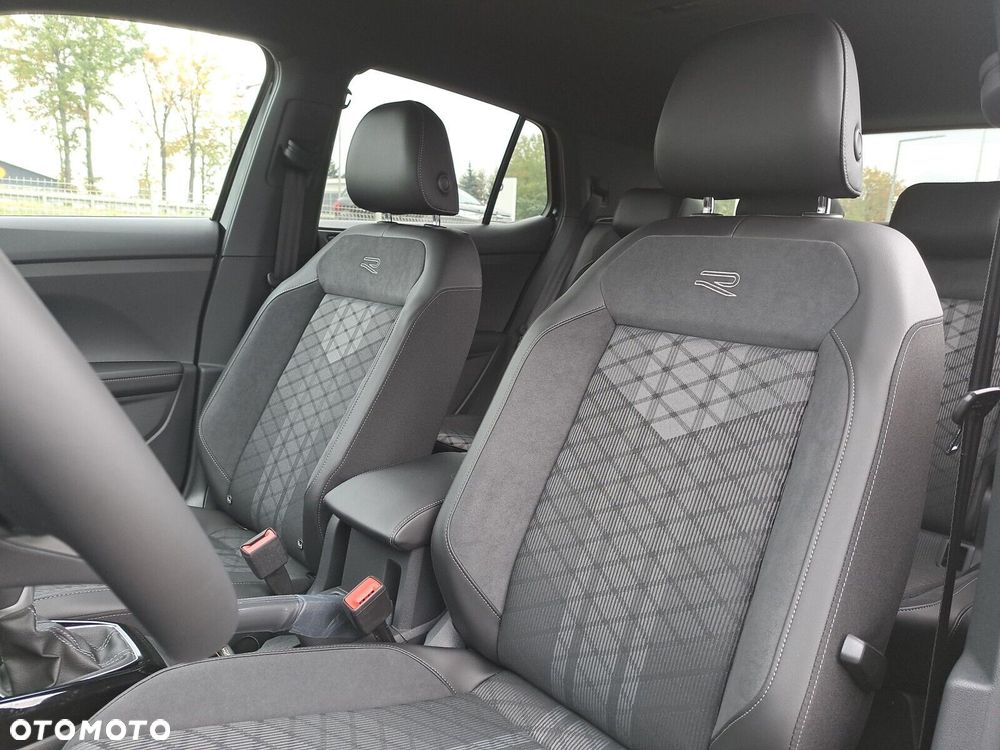 Volkswagen T-Cross - 12