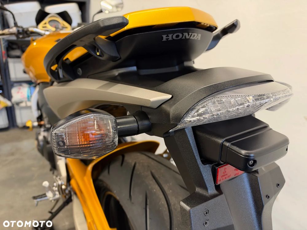 Honda Hornet - 30