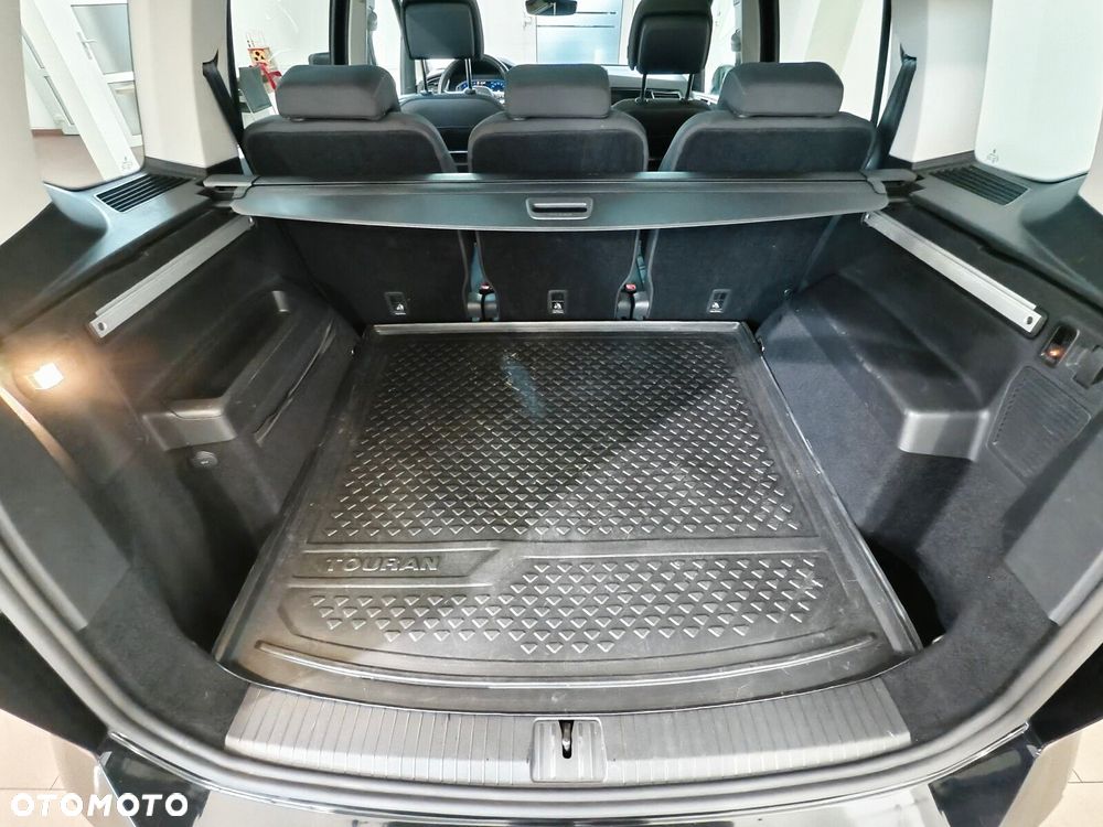 Volkswagen Touran - 34