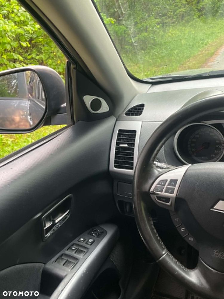 Mitsubishi Outlander 2.0 DID Instyle - 9