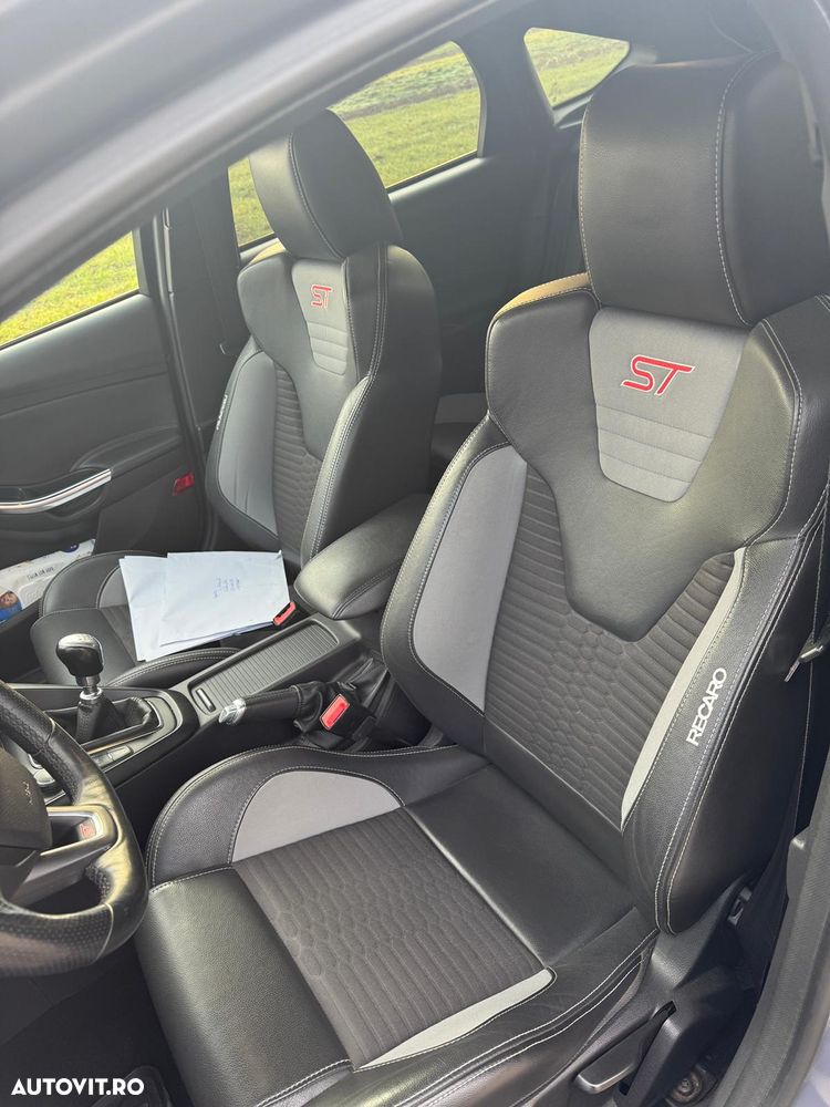 Ford Focus 2.0 EcoBoost ST - 7