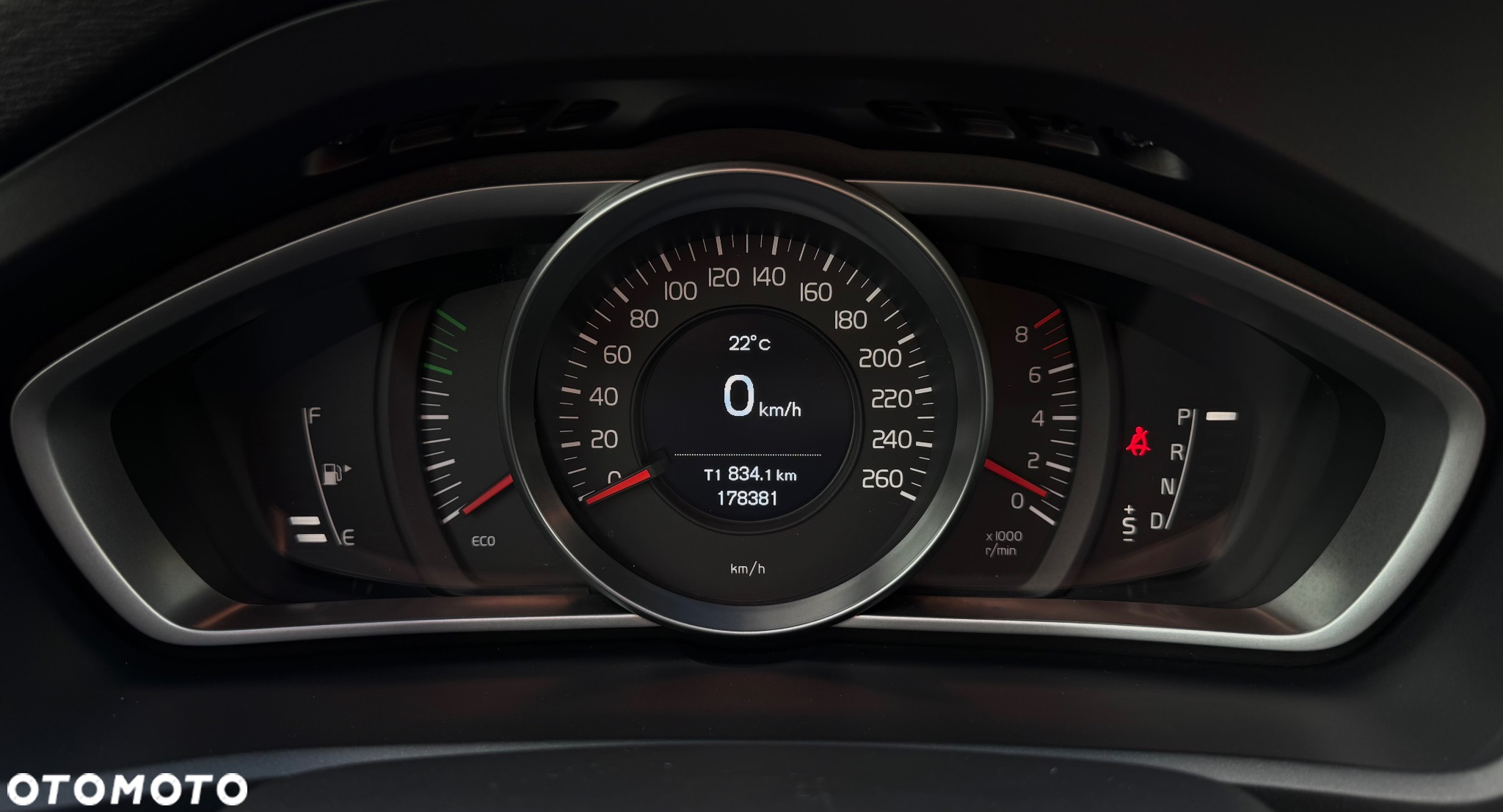 Volvo V40 T4 Powershift R Design - 12