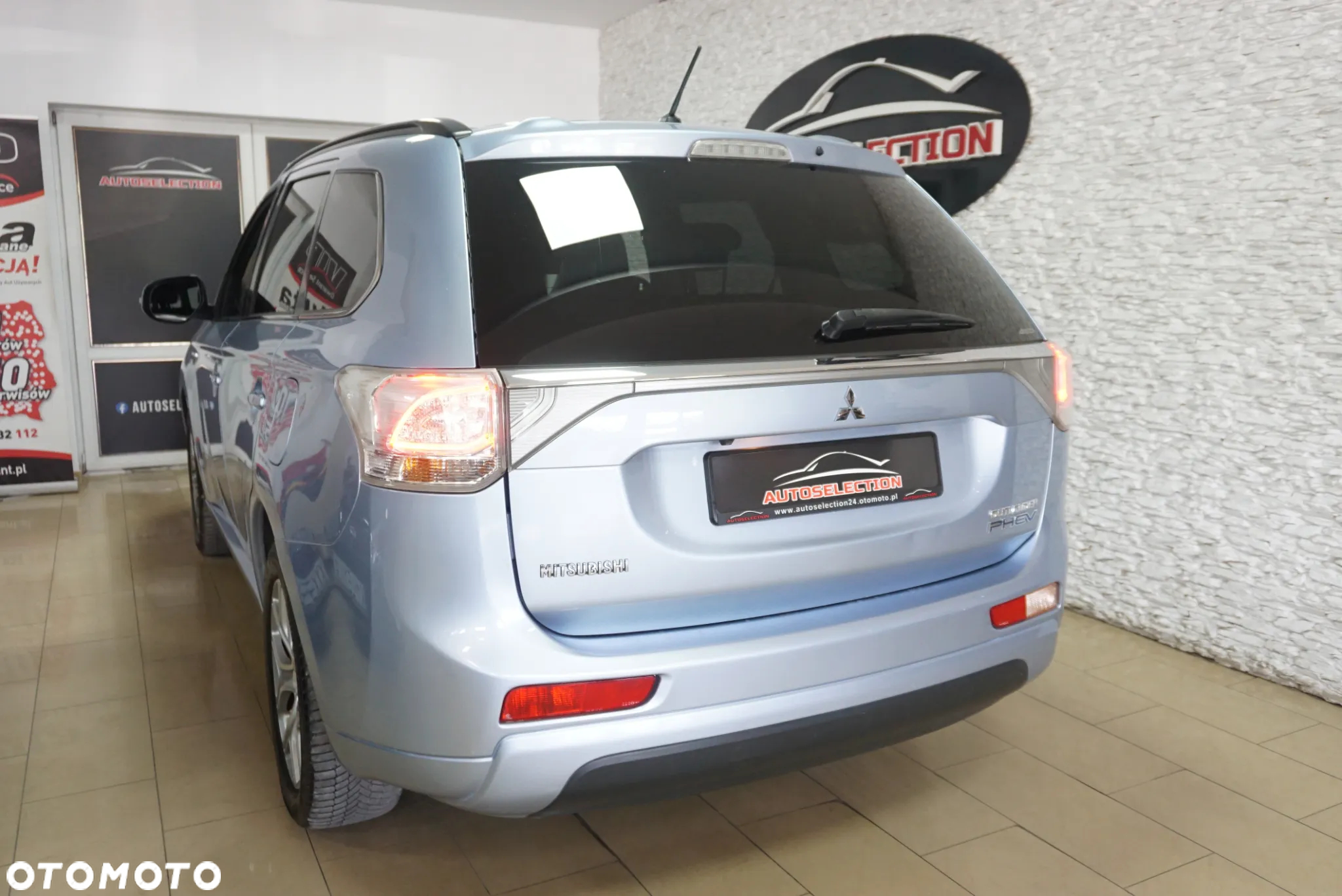 Mitsubishi Outlander 2.0 4WD Plug-In Hybrid Plus - 8