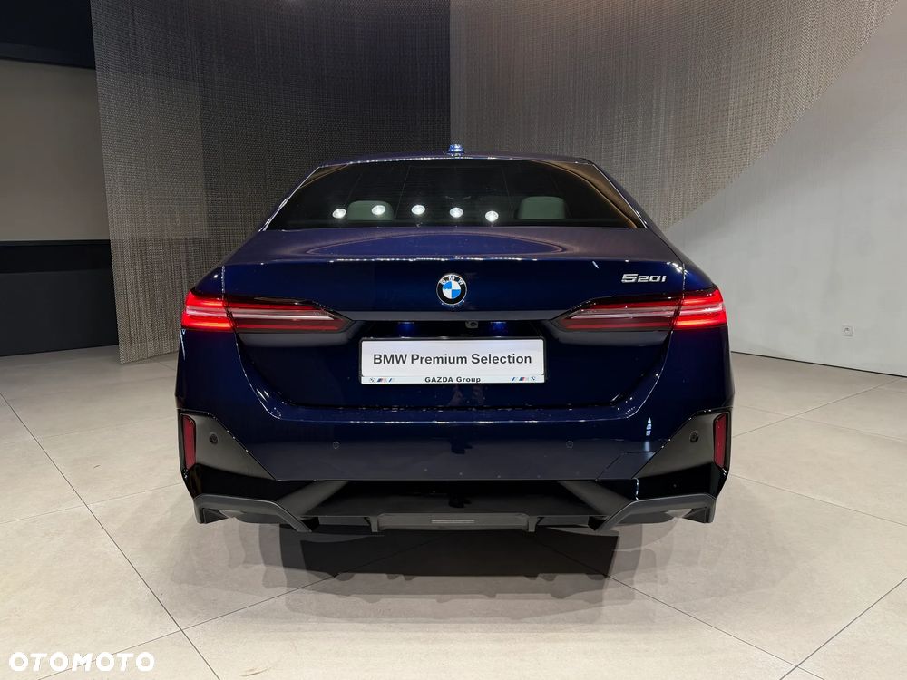 BMW Seria 5 520i M Sport Edition - 4