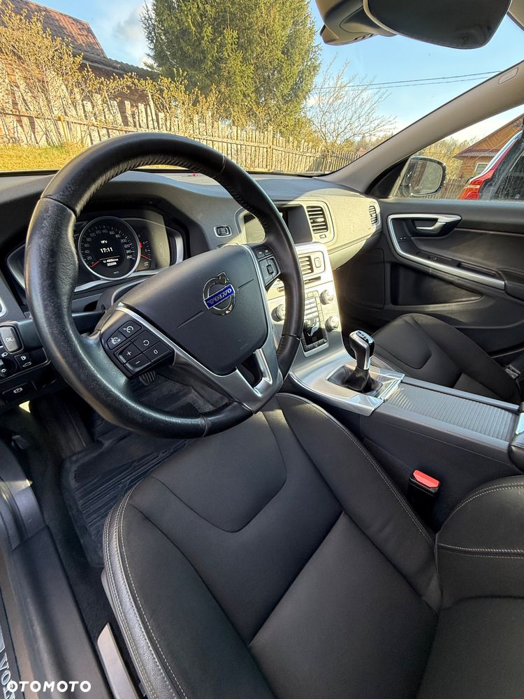 Volvo V60 Cross Country - 8