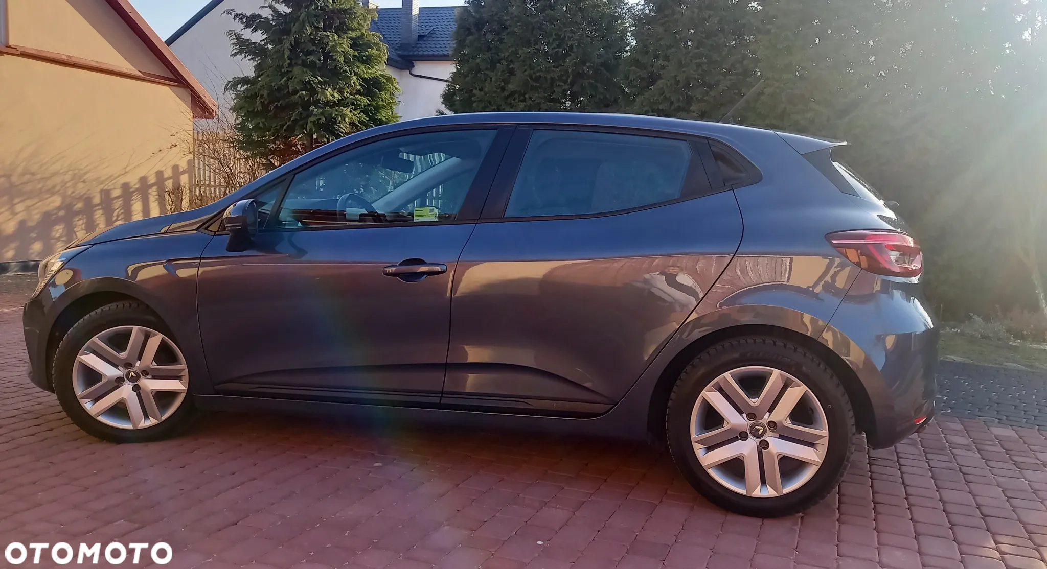 Renault Clio - 10