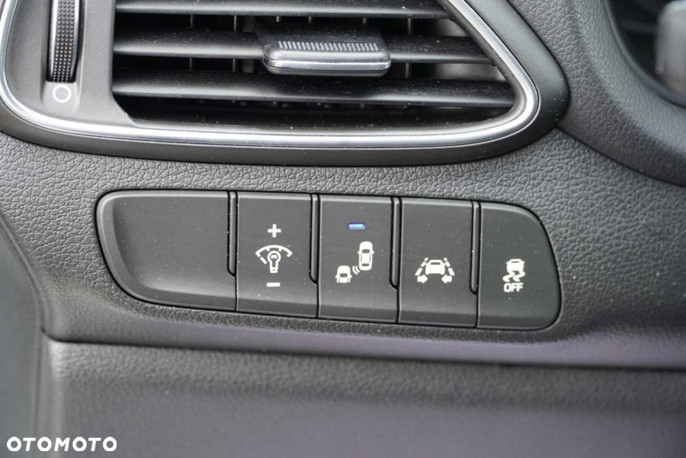 Hyundai i30 1.0 T-GDI Intro Edition - 18