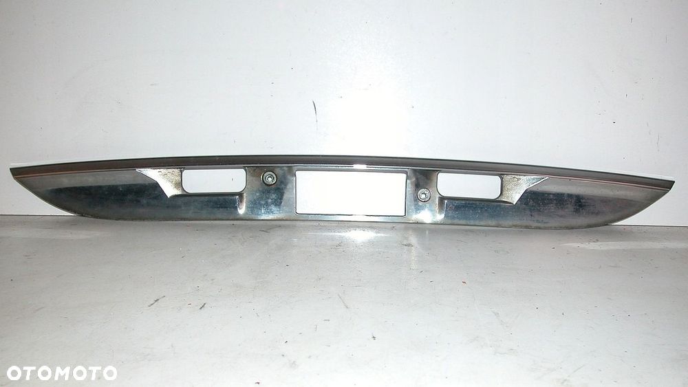 E-KLASA W211 KOMBI LISTWA BLENDA TYŁ KLAPY TYLNEJ - 1