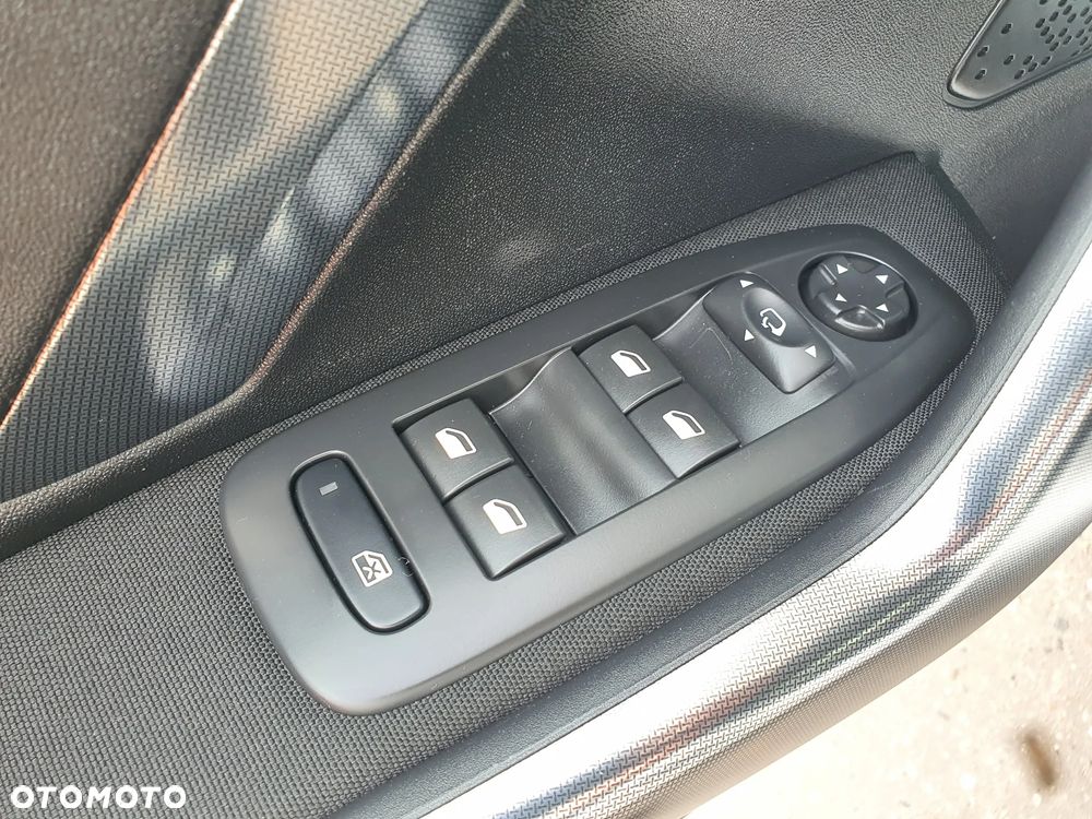 Peugeot 2008 PureTech 110 Stop&Start EAT6 Allure - 19
