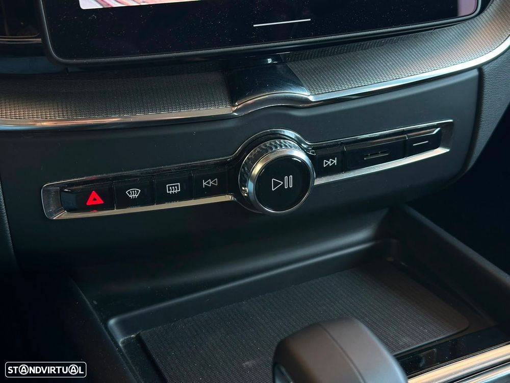 Volvo XC 60 2.0 T6 PHEV Core AWD - 21