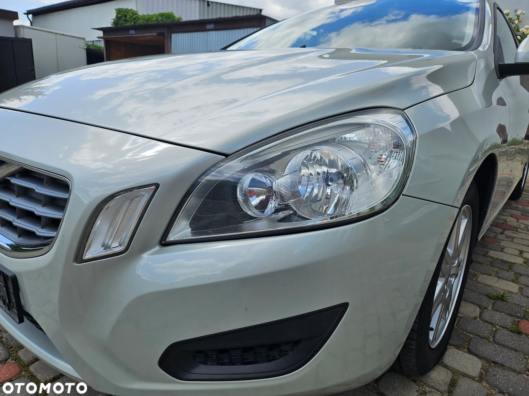 Volvo V60 D2 Momentum - 21
