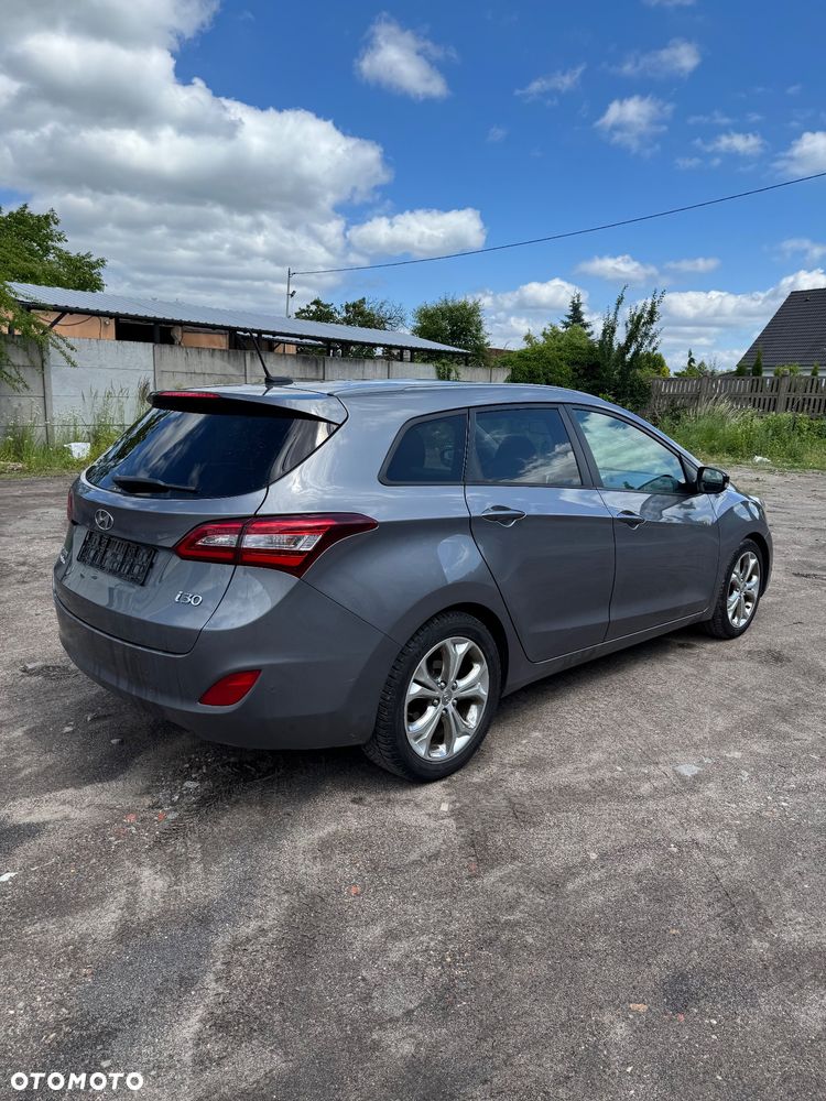 Hyundai i30 blue 1.6 CRDi Style - 5