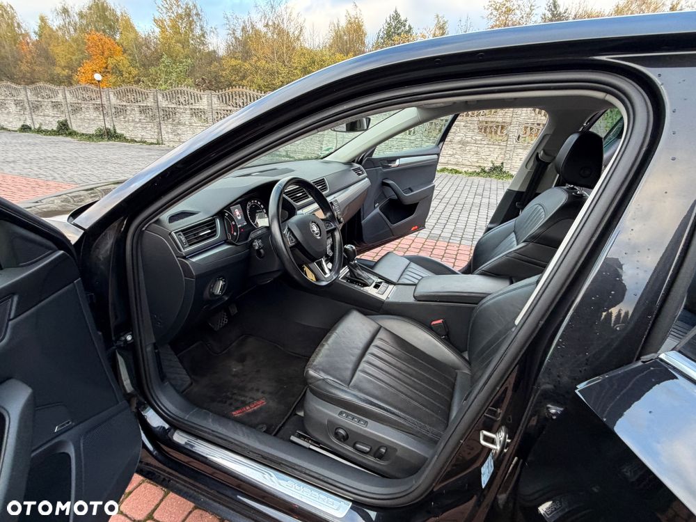 Skoda Superb 2.0 TDI DSG Sportline - 19