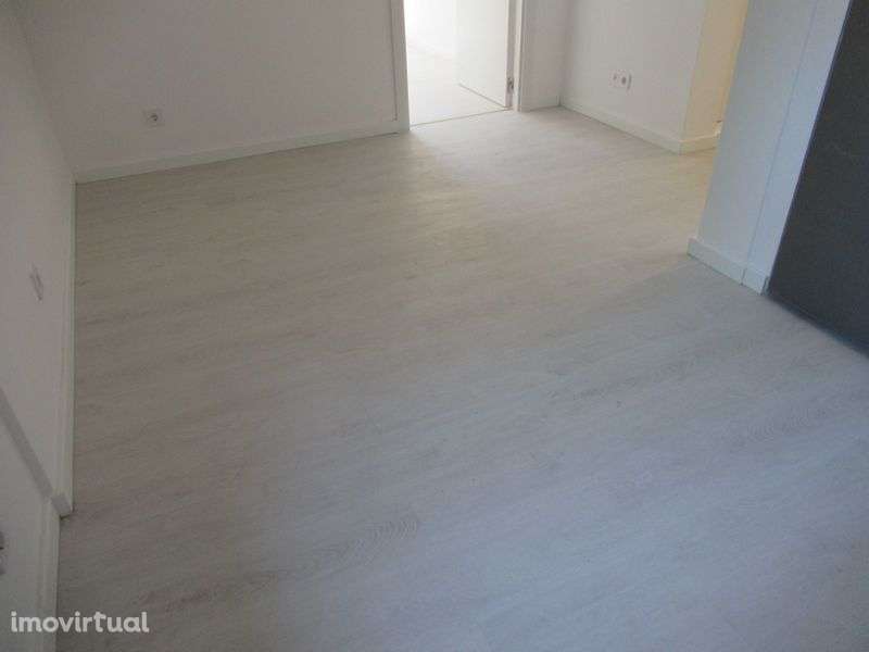 T1 Kitchenette Totalmente Remodela e Equipada - Grande imagem: 4/12