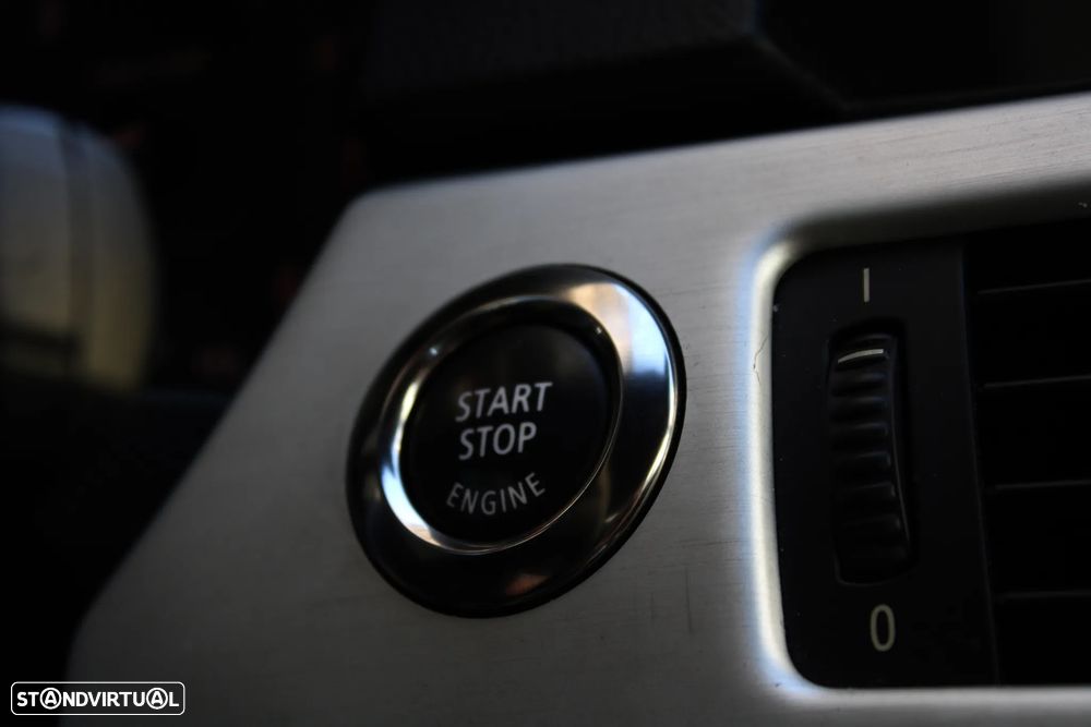 BMW 330 i Auto - 47