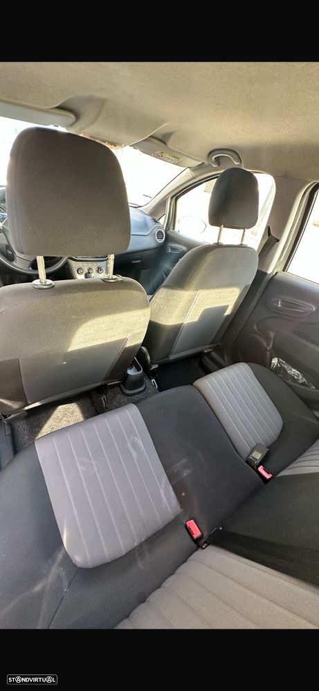 Fiat Punto 1.3 M-Jet Easy S&S - 9