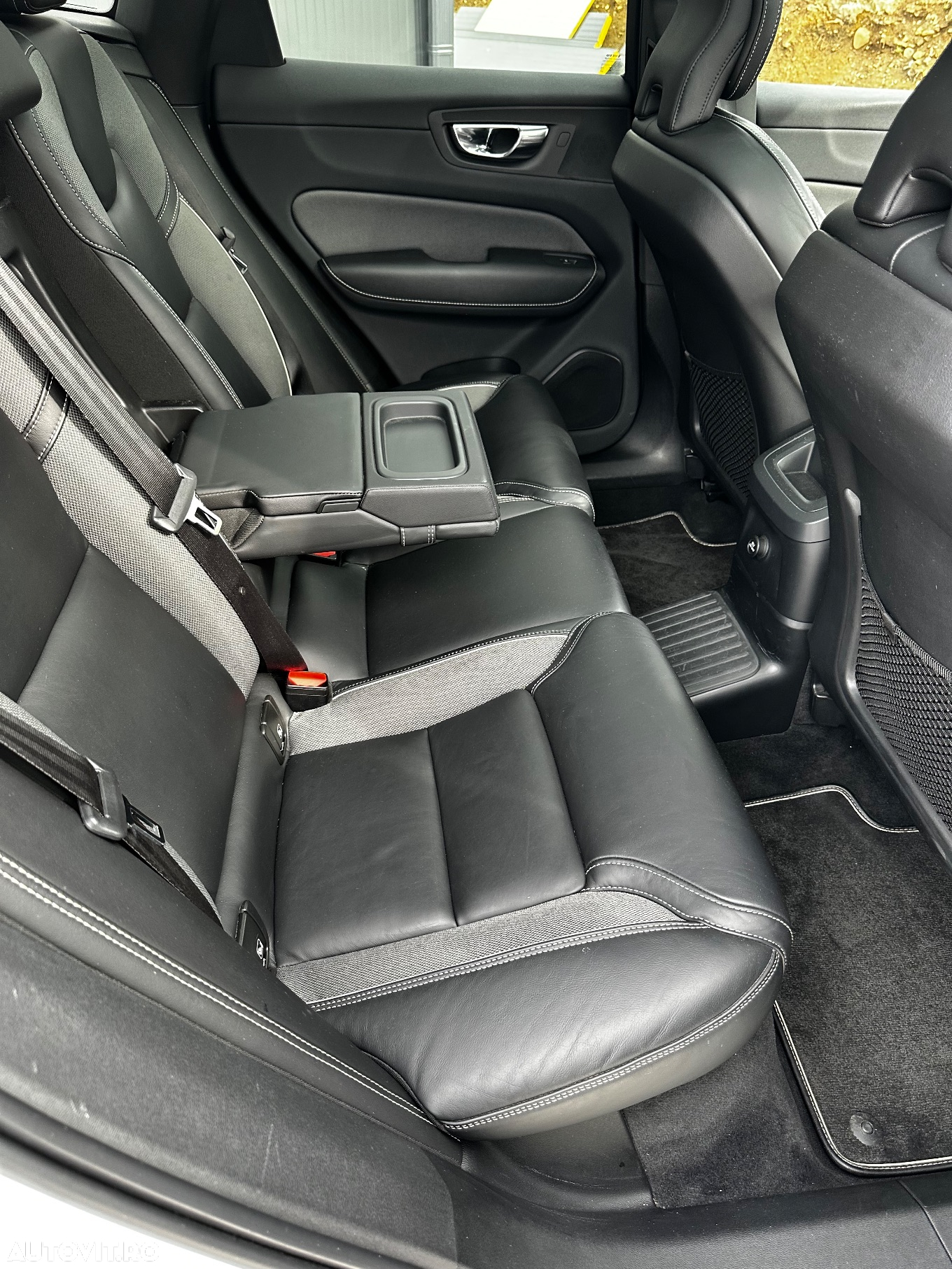 Volvo XC 60 T8 Twin Engine AWD Geartronic Polestar Engineered - 6