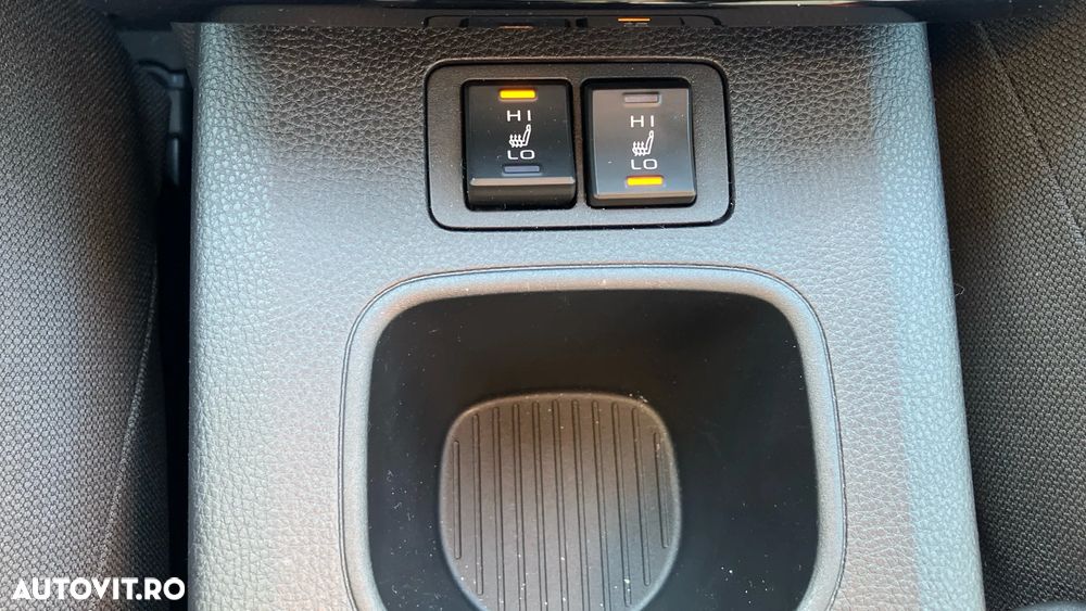 Toyota Corolla Cross - 15