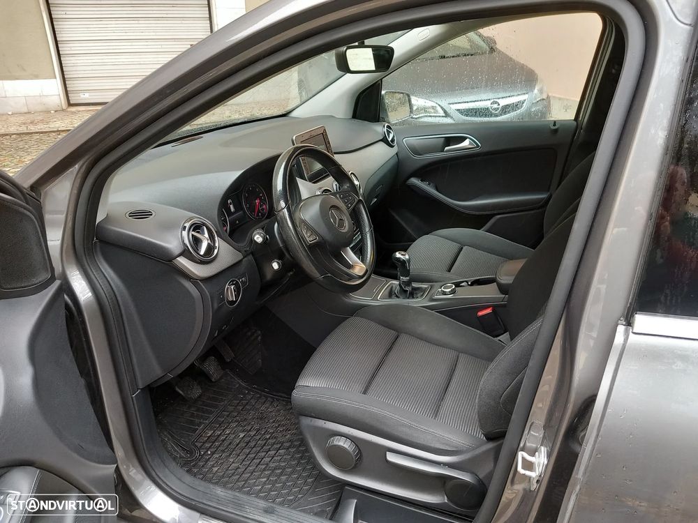 Mercedes-Benz B 180 d Urban - 8