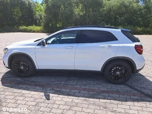 Mercedes-Benz GLA 200 7G-DCT Urban - 5