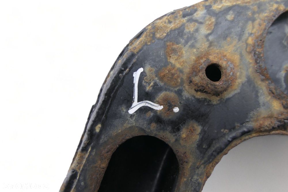 Wahacz Górny Lewy NISSAN NAVARA 15r - 4