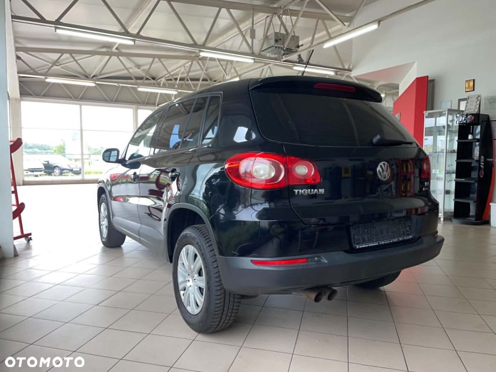 Volkswagen Tiguan - 9