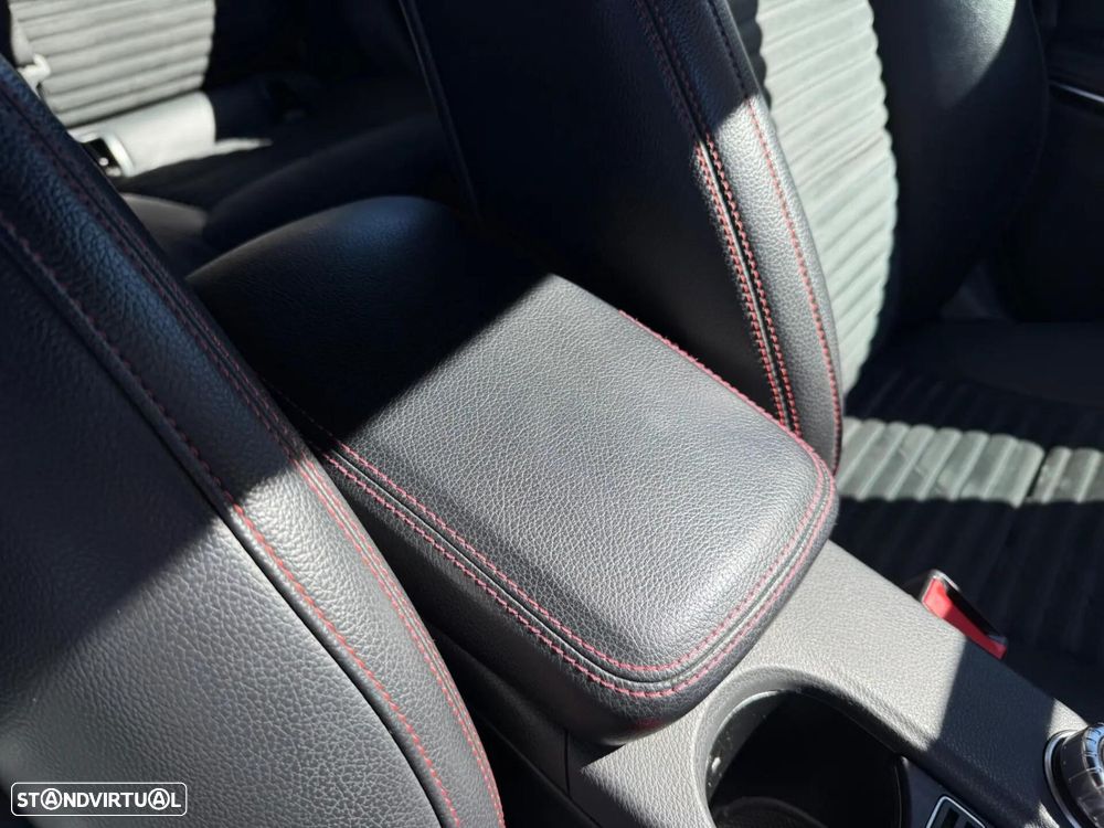 Mercedes-Benz A 180 AMG Line - 38