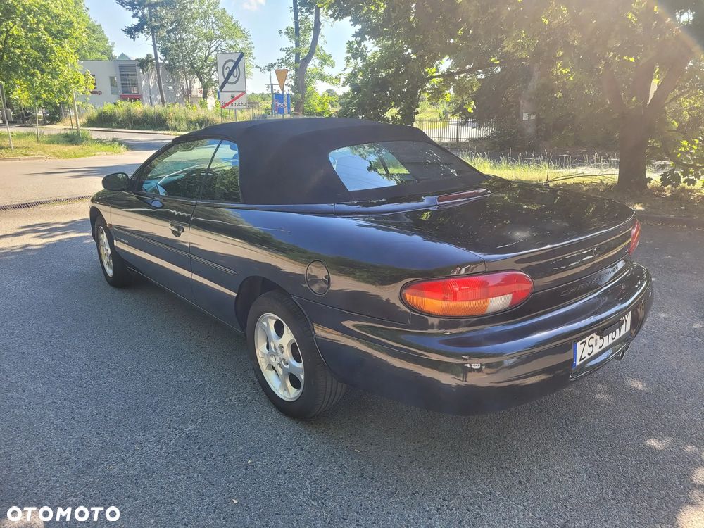 Chrysler Stratus LX 2.5 - 18