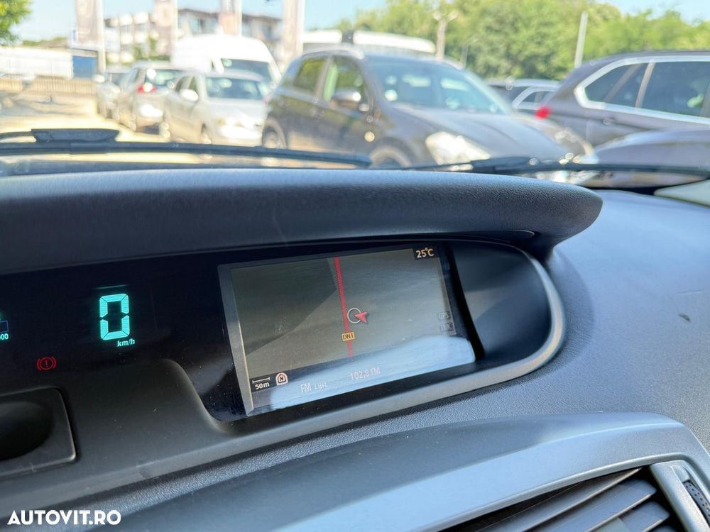 Renault Scenic - 10