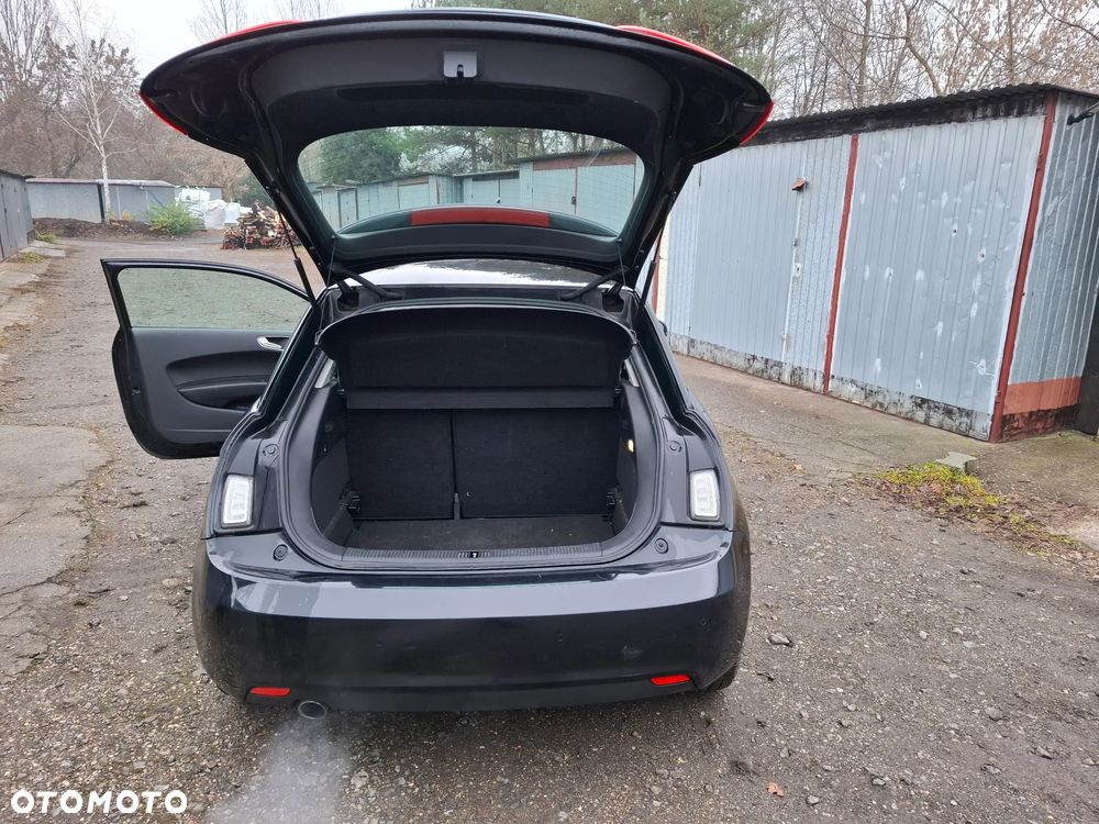 Audi A1 3-drzwiowe 1.6 TDI S line edition - 10