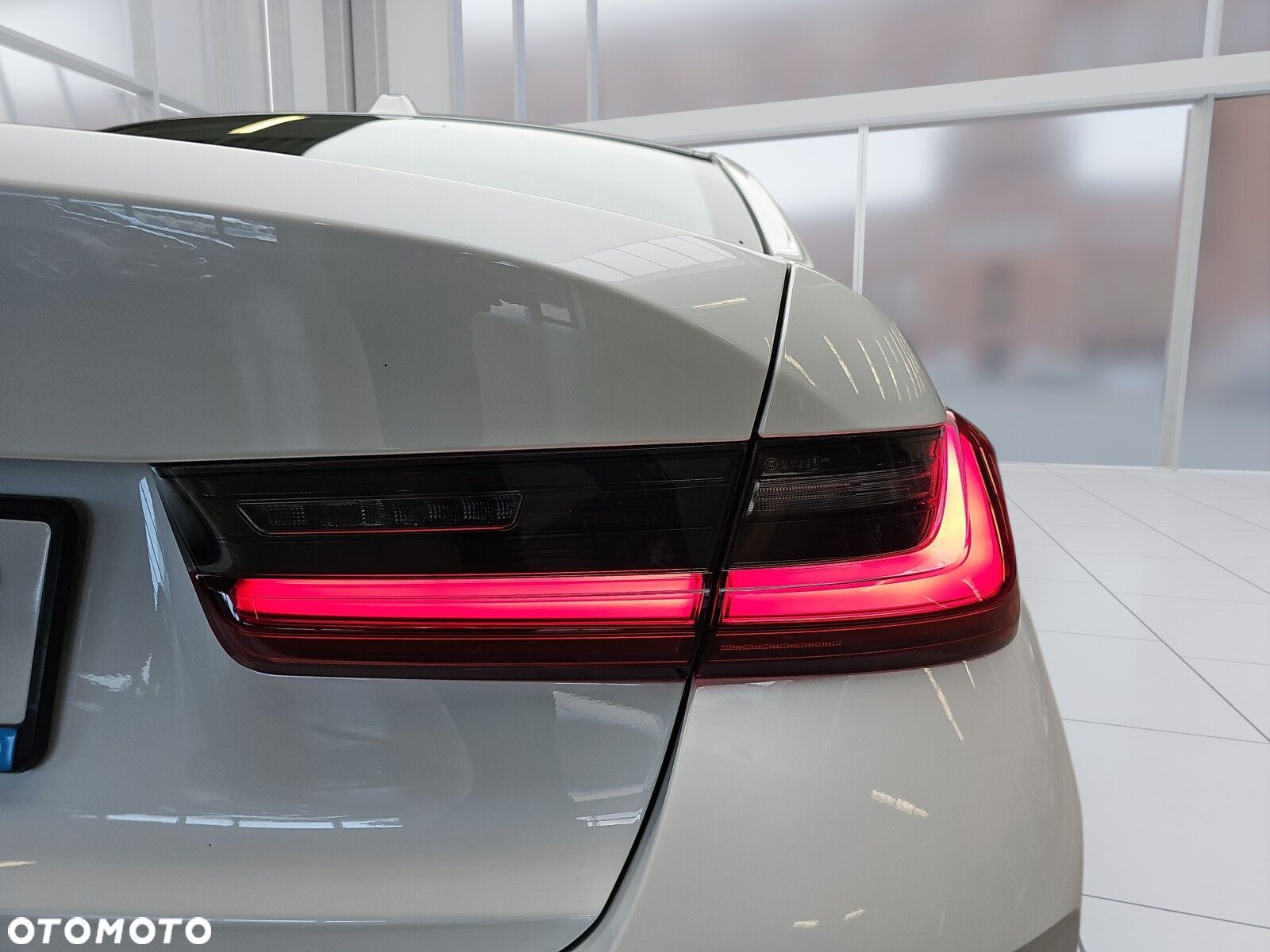 BMW Seria 3 318i - 12