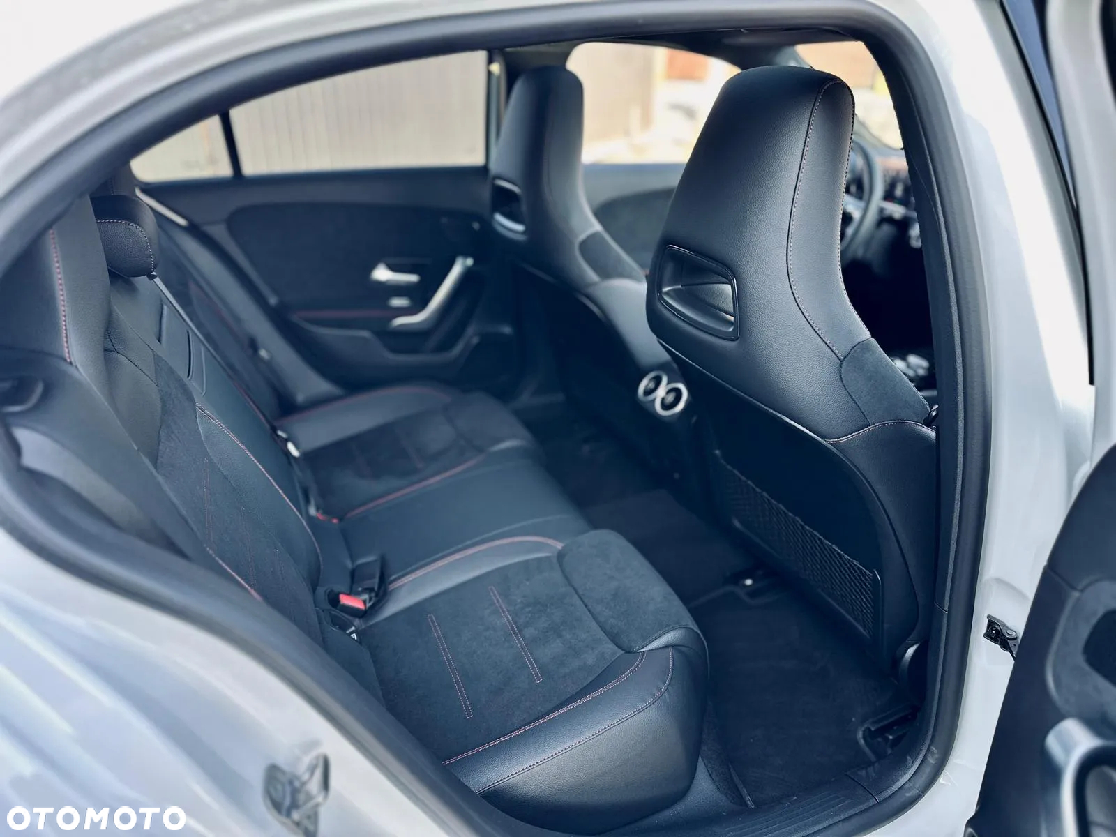 Mercedes-Benz Klasa A 250 e PHEV AMG Line 8G-DCT - 32