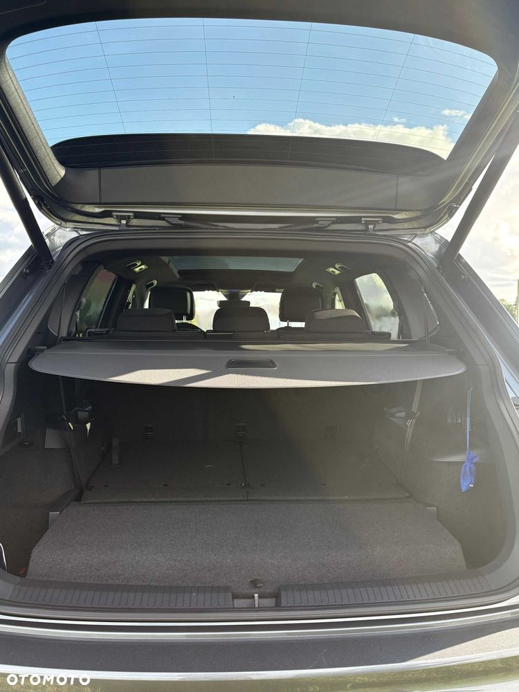 Volkswagen Tiguan Allspace - 8