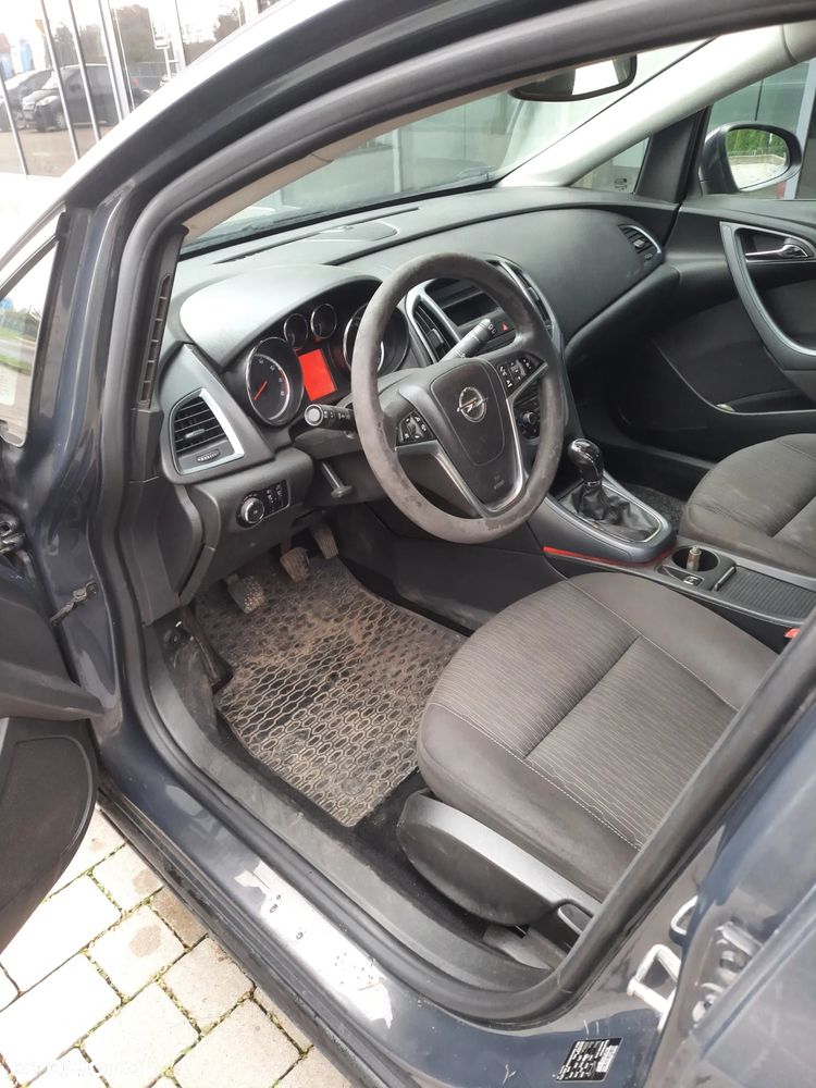 Opel Astra GTC 1.4 Turbo - 14