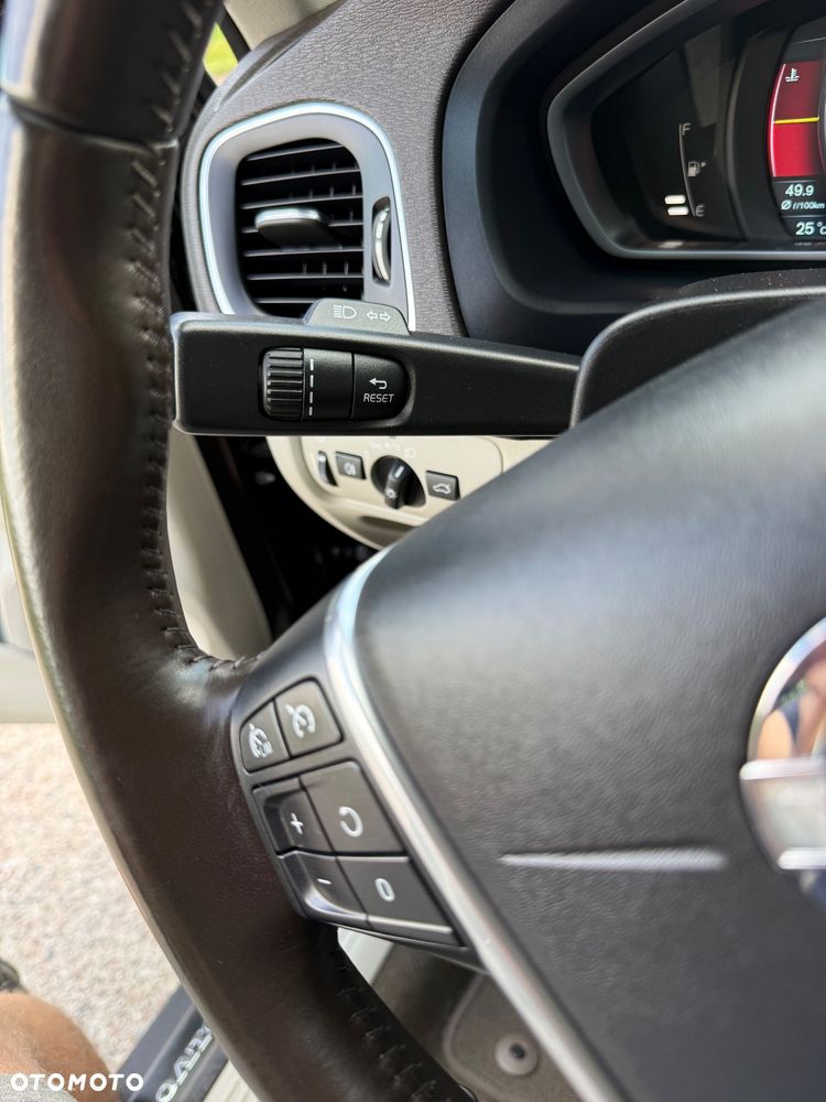 Volvo V40 Cross Country D3 Momentum - 20
