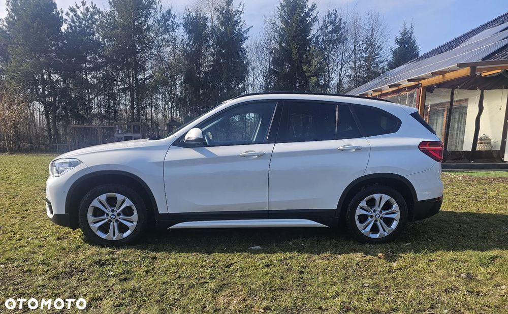 BMW X1 xDrive18d Sport Line - 3