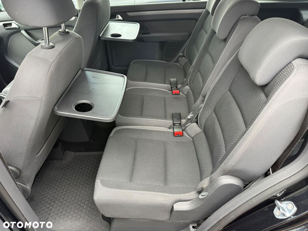 Volkswagen Touran - 20