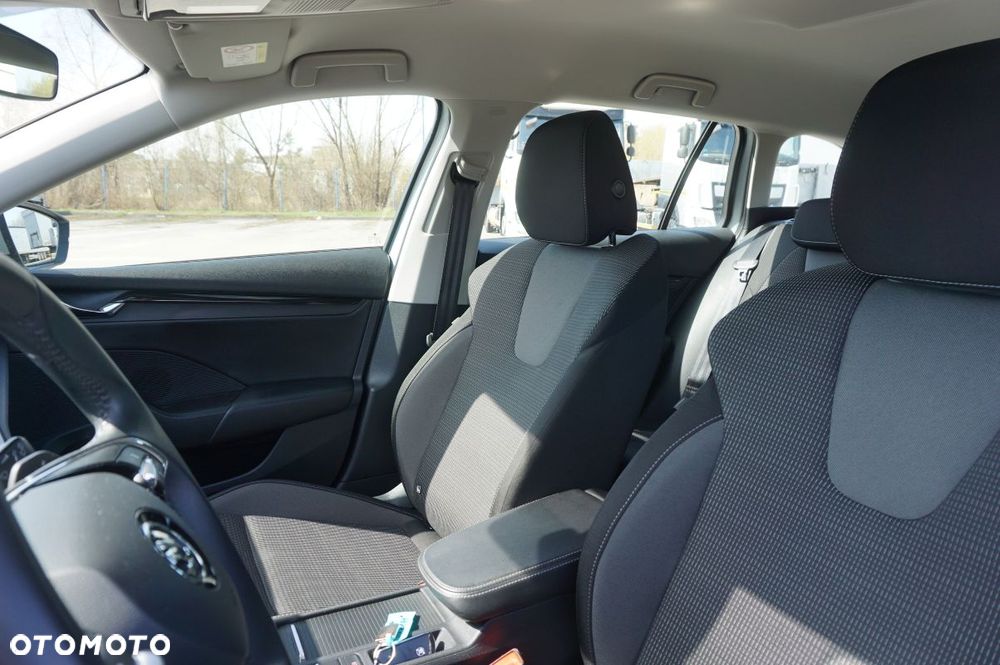 Skoda Octavia 1.5 TSI e-Tec Ambition DSG - 4