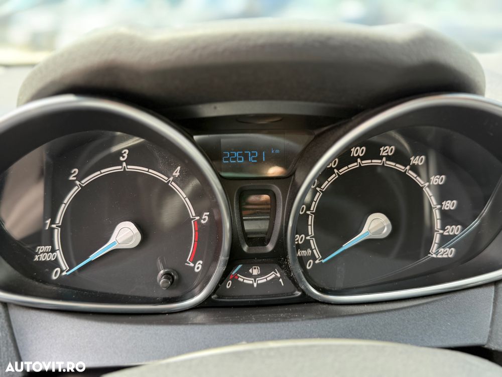 Ford Fiesta 1.5 TDCi SYNC Edition - 15