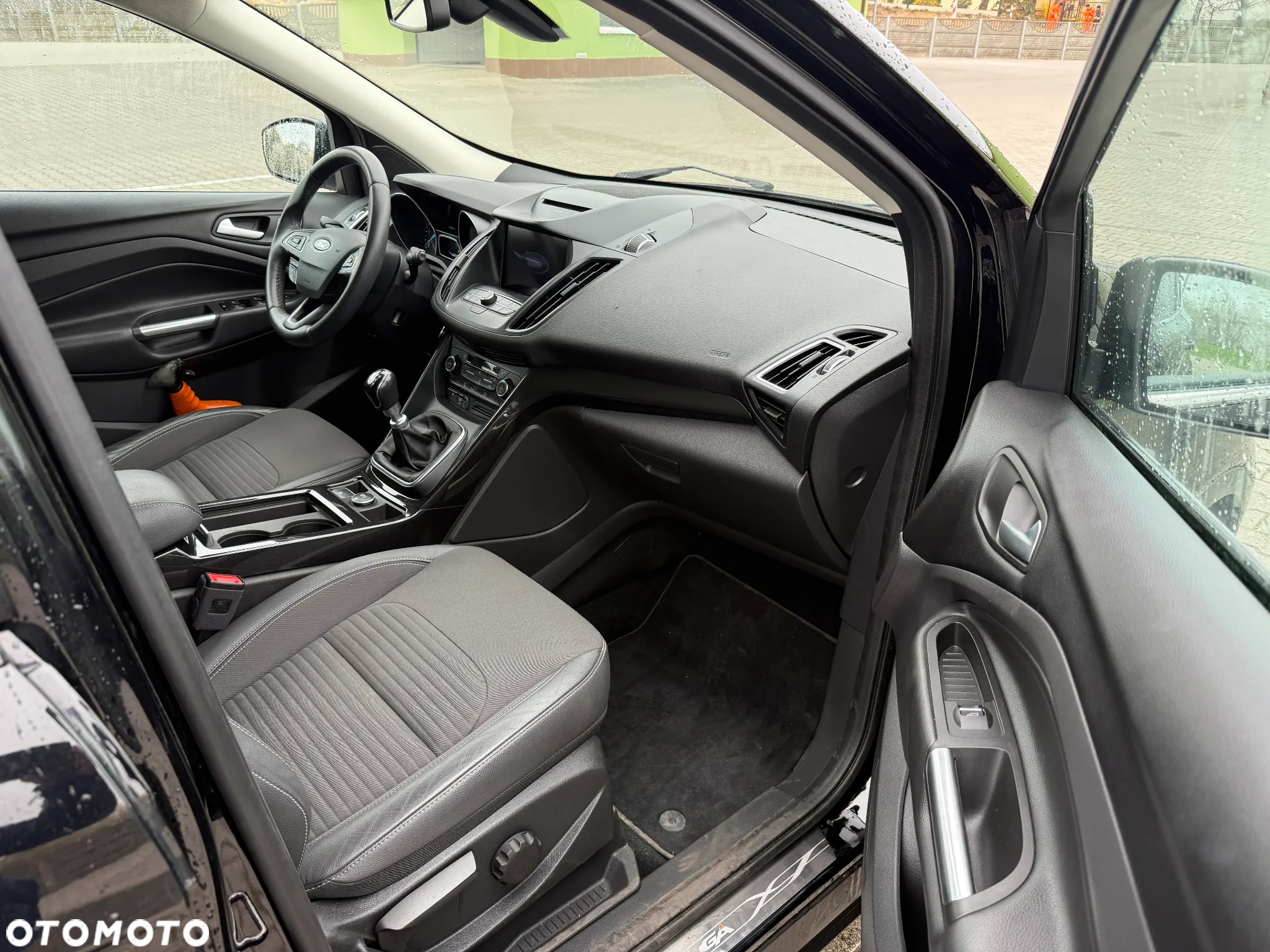 Ford Kuga 1.5 TDCi 2x4 Business Edition - 9