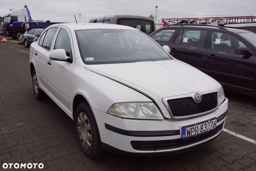 Auto na części - Skoda Octavia II Lift 1.6 MPI 102 KM BSE LVN LF9E 2011R Silnik Skrzynia Drzwi Maska Błotnik Zderzak Klapa Lampa Lusterko Klamka Szyba Deska Kokpit Sterownik Moduł Czujnik Licznik Panel Kierownica - 8