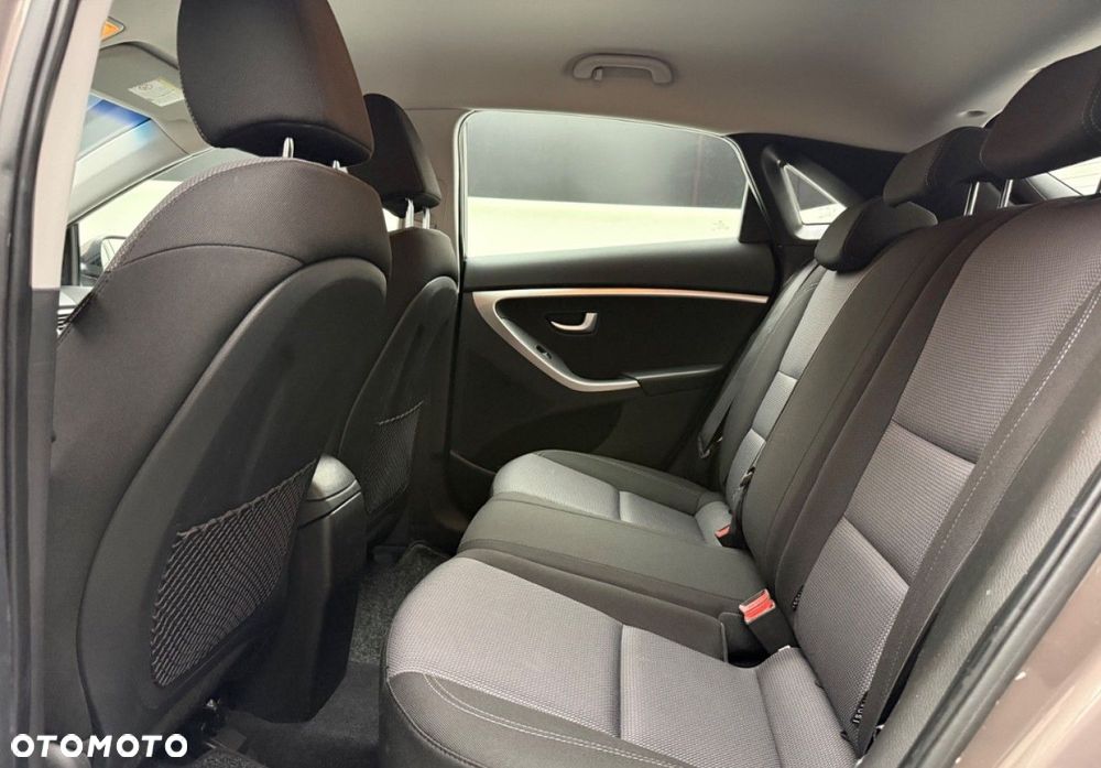 Hyundai i30 1.6 CRDI Trend - 26