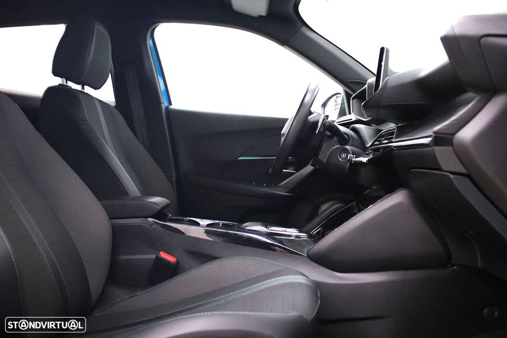 Peugeot 2008 1.2 PureTech Allure Pack EAT8 - 22