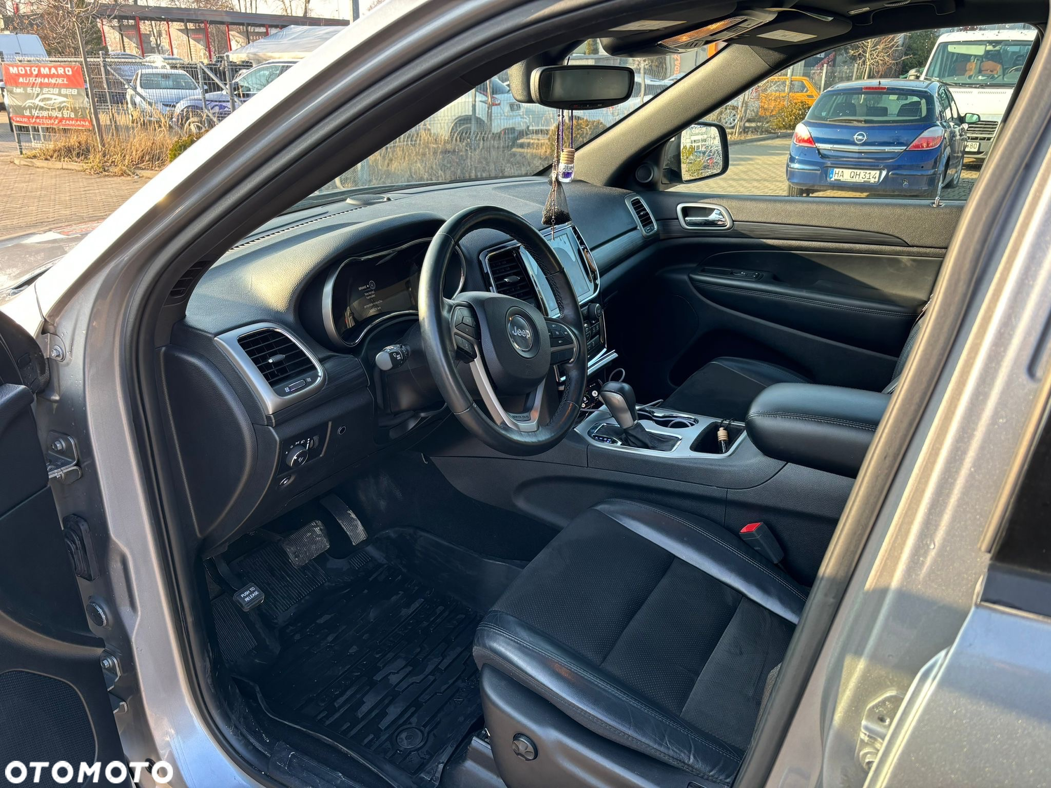 Jeep Grand Cherokee - 8