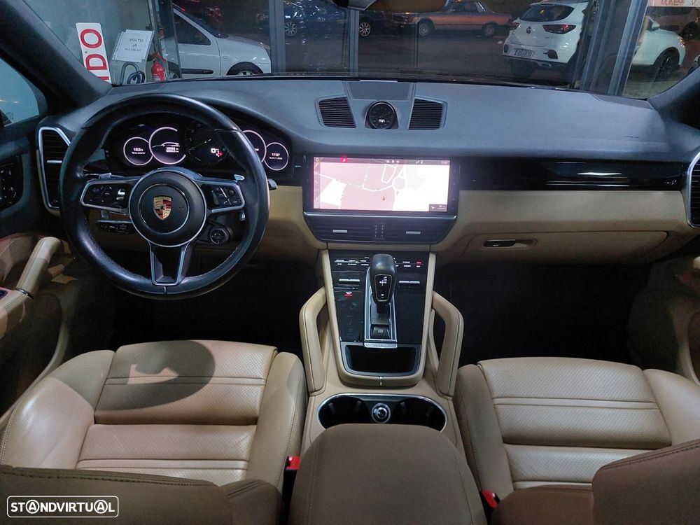 Porsche Cayenne Coupé E-Hybrid - 41
