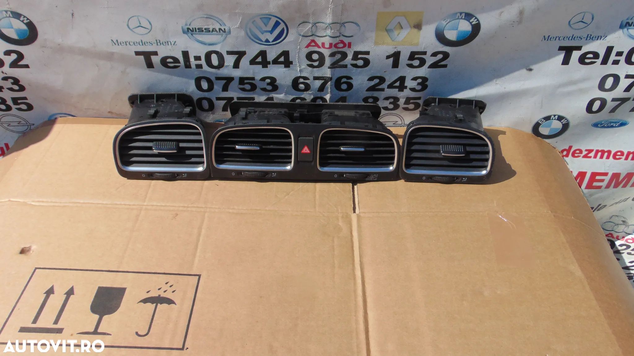 Grile ventilatie bord VW Golf 6 grila bord aer ac caldura clima dezmembrez golf 6 - 1