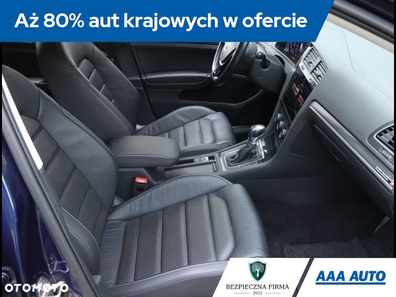 Volkswagen Golf - 10