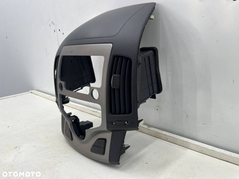 Ramka radia Hyundai i30 I FD 07-12r. Panel konsola środkowa deski klimy dekor kratki nawiewu - 4