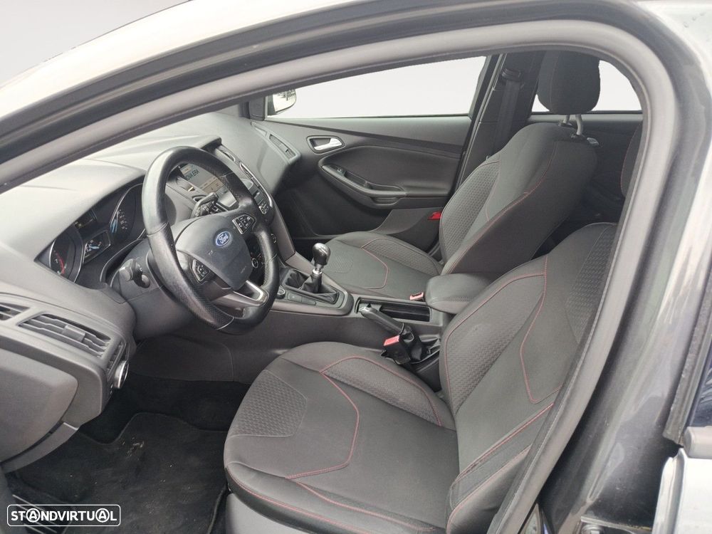 Ford Focus 1.0 EcoBoost MHEV ST-Line - 9