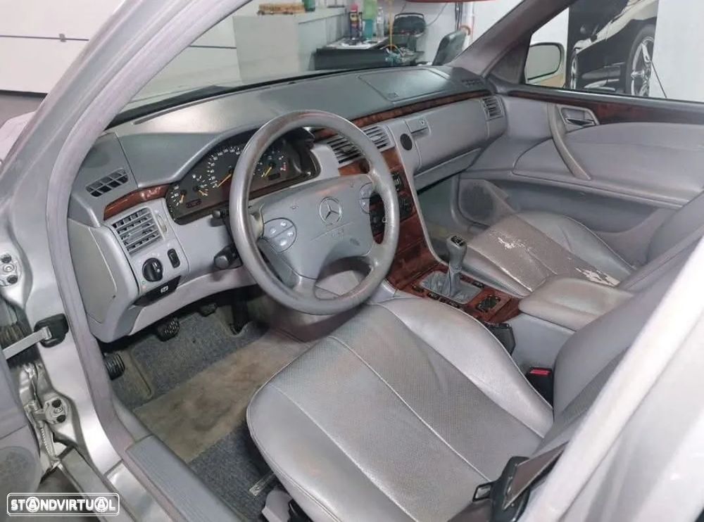 Mercedes-Benz E 220 CDI Avantgarde - 8